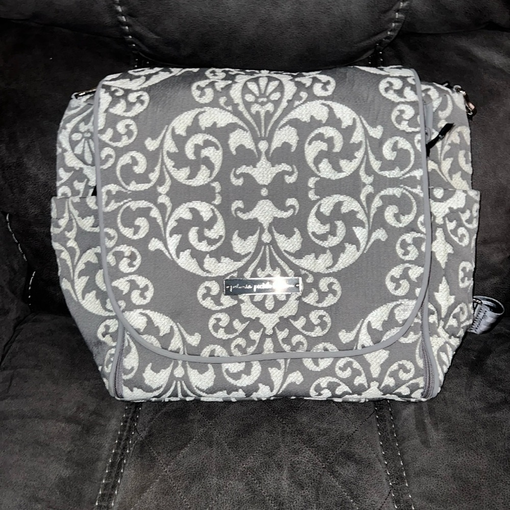 Petunia pickle bottoms diaper bag. GREAT CONDITION!
